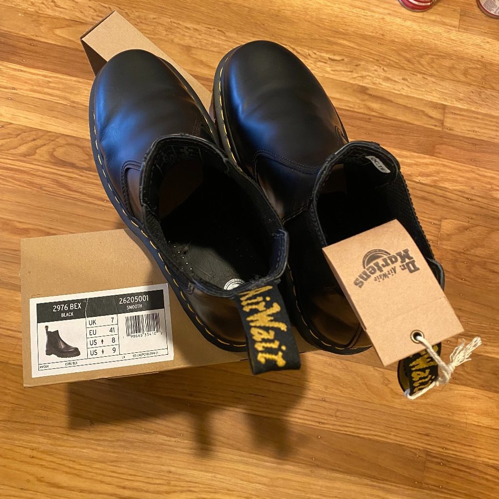 Dr. Martens Chelsea Boot: 2976 BEX BLACK